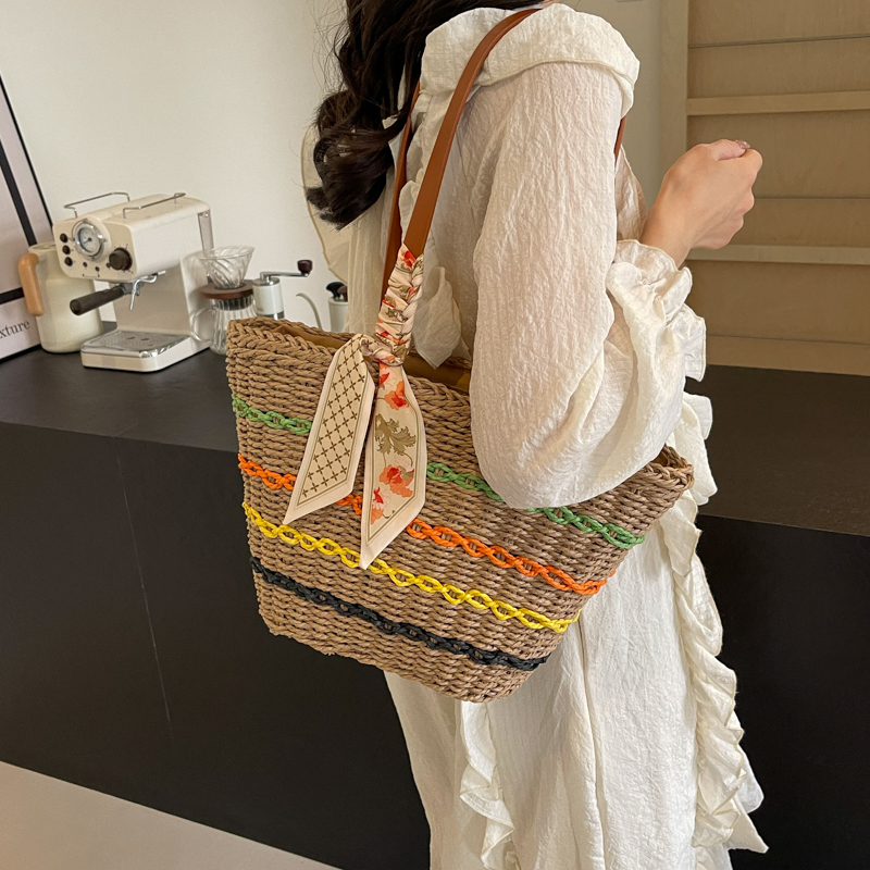 Femmes Moyen Tresser Couleur Unie Vacances Plage Tisser Fermeture Éclair Sac De Paille display picture 6