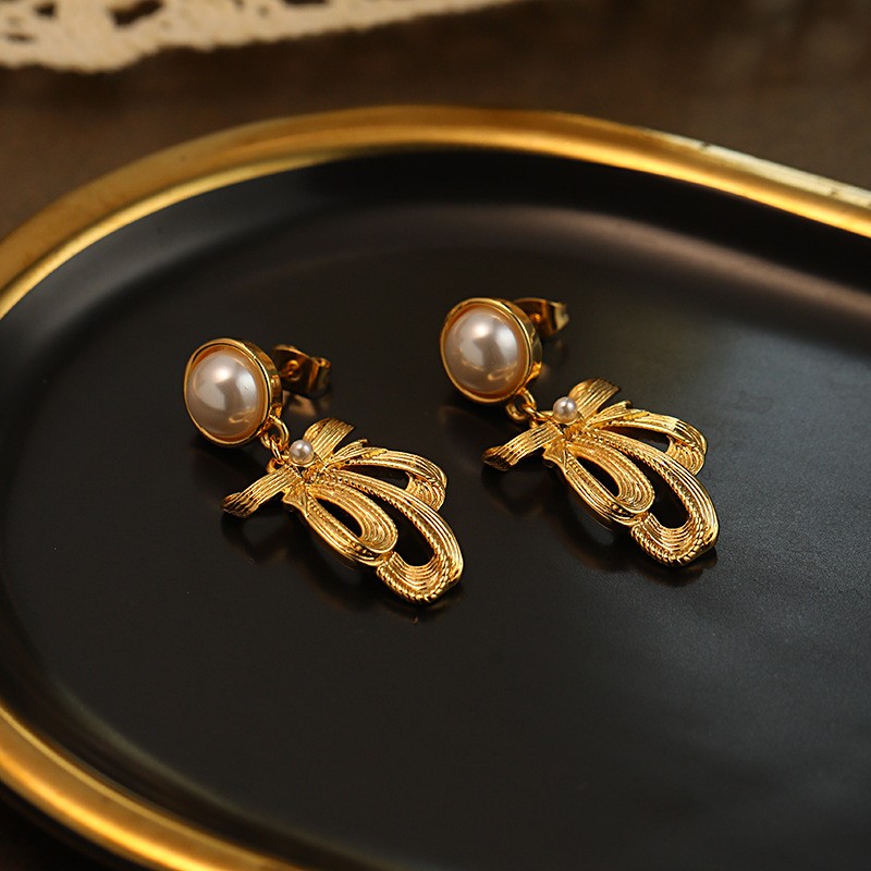 1 Pair Simple Style British Style Round Rose Bow Knot Beaded Inlay Metal Copper Brass Pearl Gold Plated Drop Earrings display picture 10