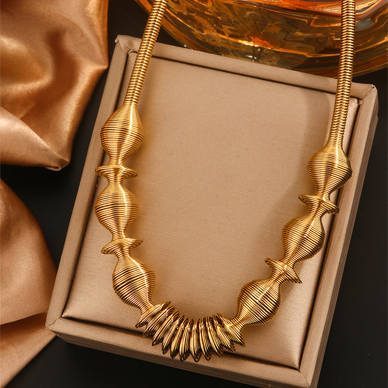 Edelstahl 304 18 Karat Vergoldet Hip Hop Einfacher Stil Irregulär Spiral- Halskette display picture 7