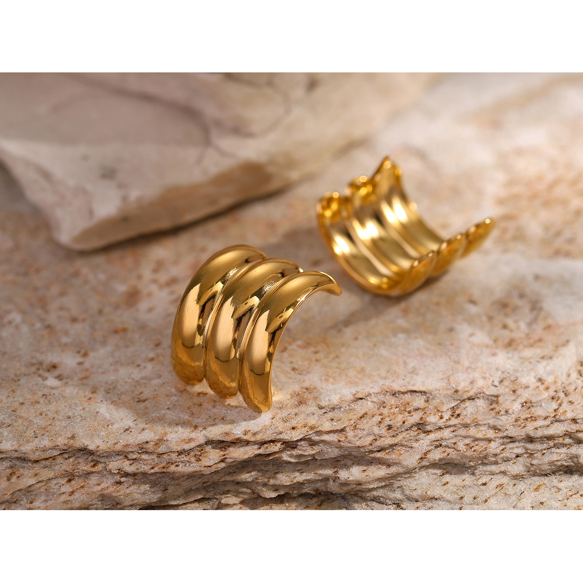 1 Pair IG Style Modern Style Classic Style Waves Solid Color Spiral Stripe Plating 304 Stainless Steel 18K Gold Plated Ear Studs display picture 5
