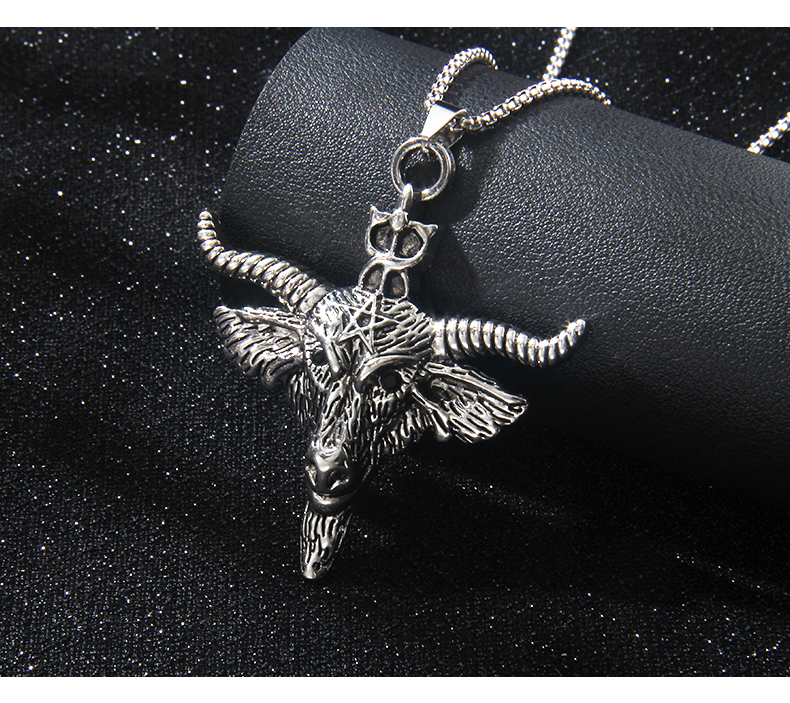 Wholesale Jewelry Exaggerated Punk Commute Cattle 201 Stainless Steel Zinc Alloy Pendant Necklace display picture 5