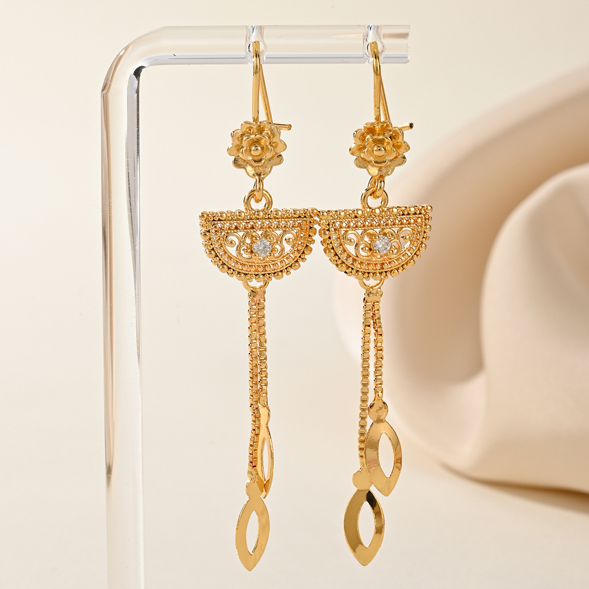 1 Pair Elegant Bridal Geometric Tassel Inlay Copper Zircon Gold Plated Drop Earrings display picture 4