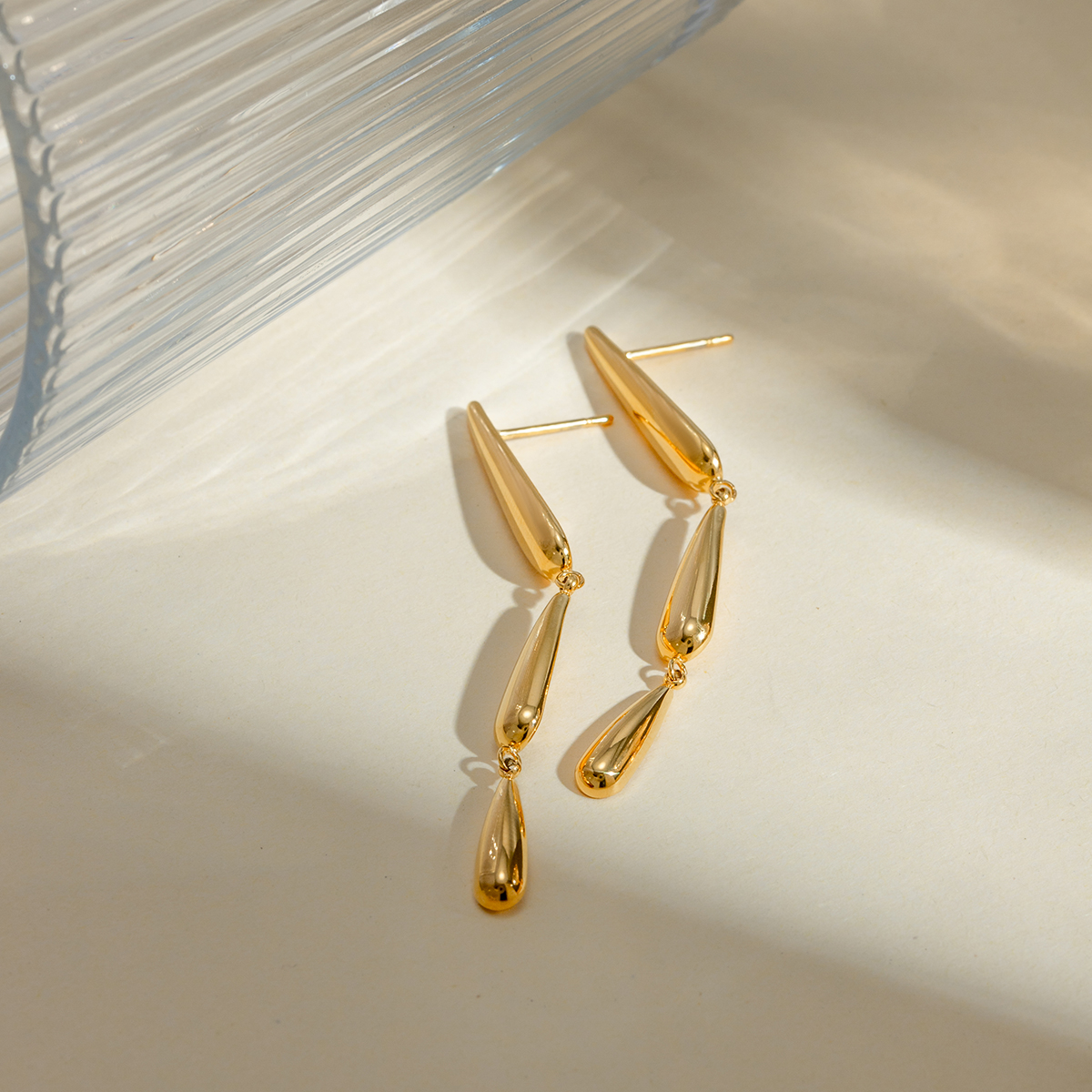 1 Pair IG Style Simple Style Water Droplets 304 Stainless Steel 18K Gold Plated Drop Earrings display picture 5