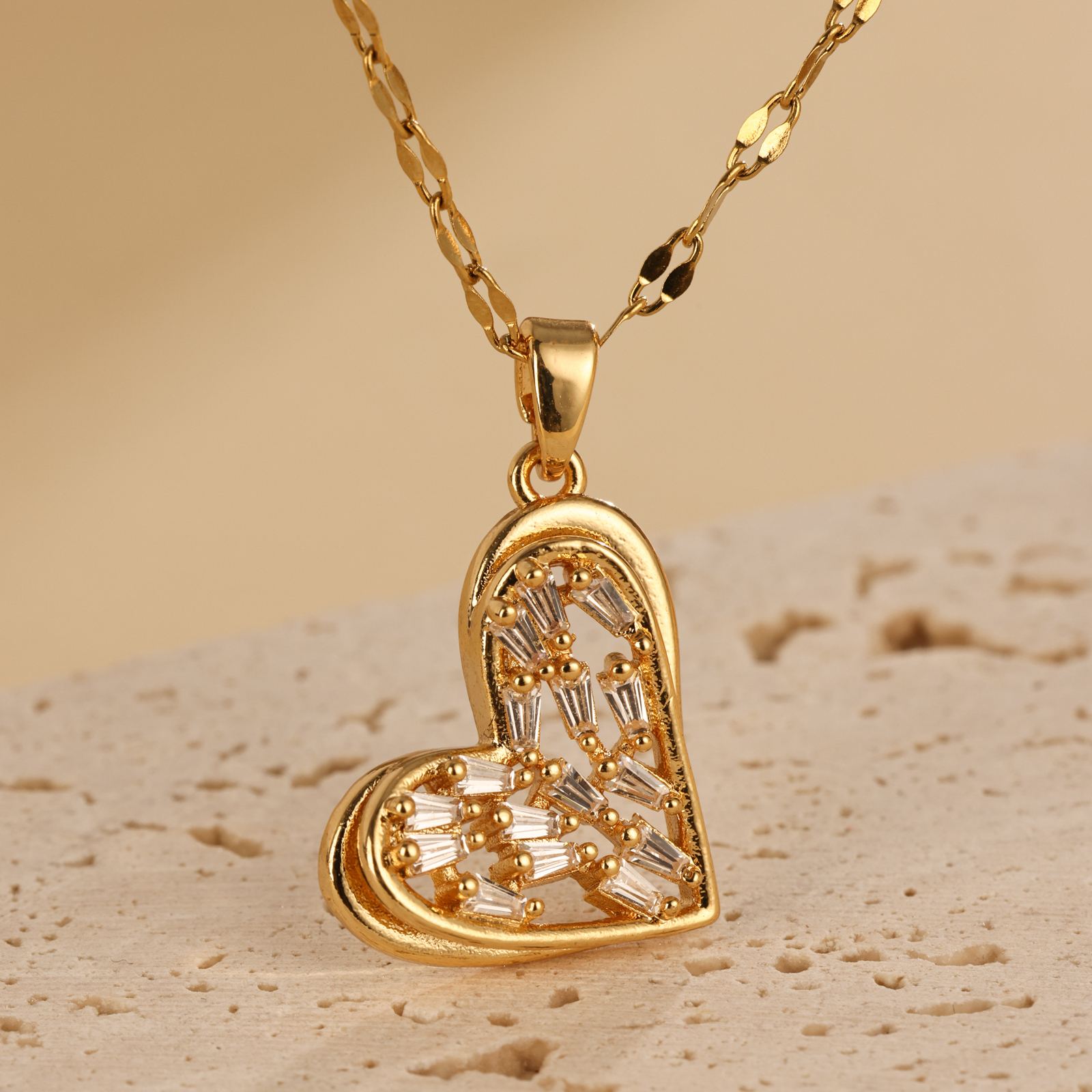 304 Stainless Steel Copper 18K Gold Plated Basic Lady Classic Style Inlay Heart Shape Zircon Pendant Necklace display picture 3