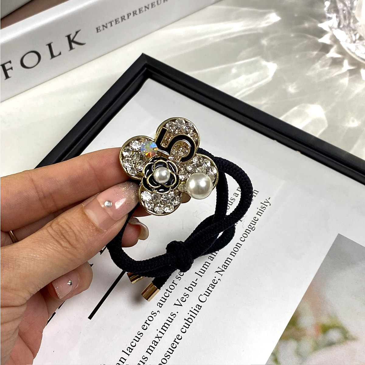 Women's Sweet Simple Style Number Flower Alloy Inlay Artificial Crystal Rhinestones Pearl Hair Tie display picture 4