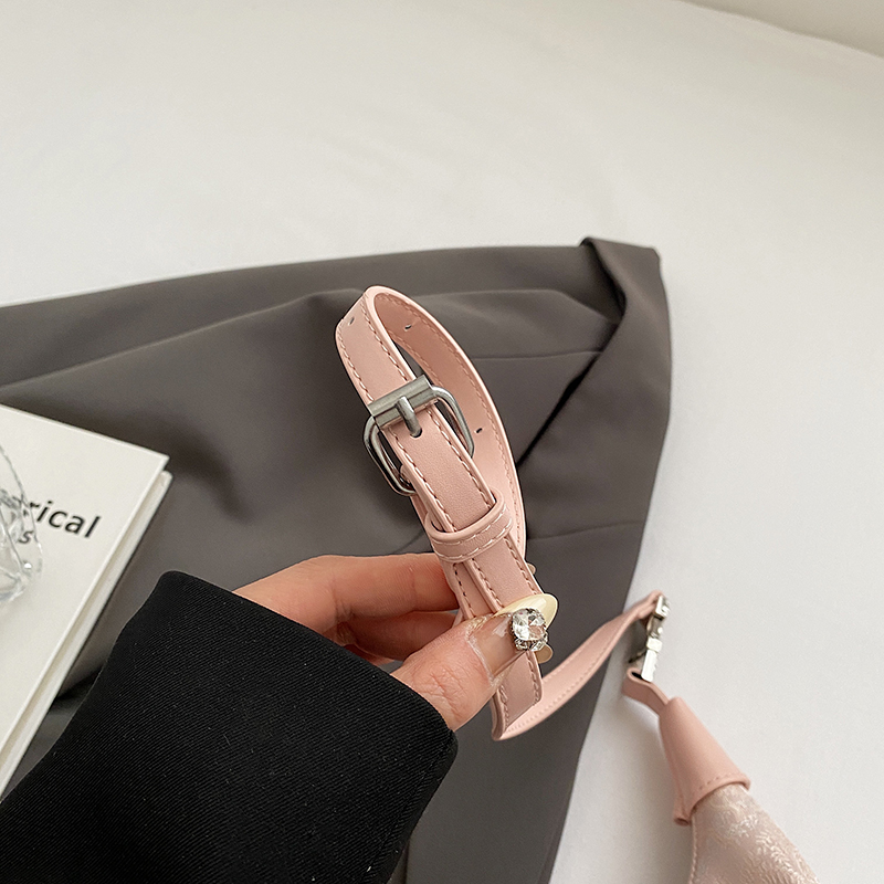 Women's Medium Cloth Solid Color Elegant Vintage Style Sewing Thread Zipper Handbag display picture 1