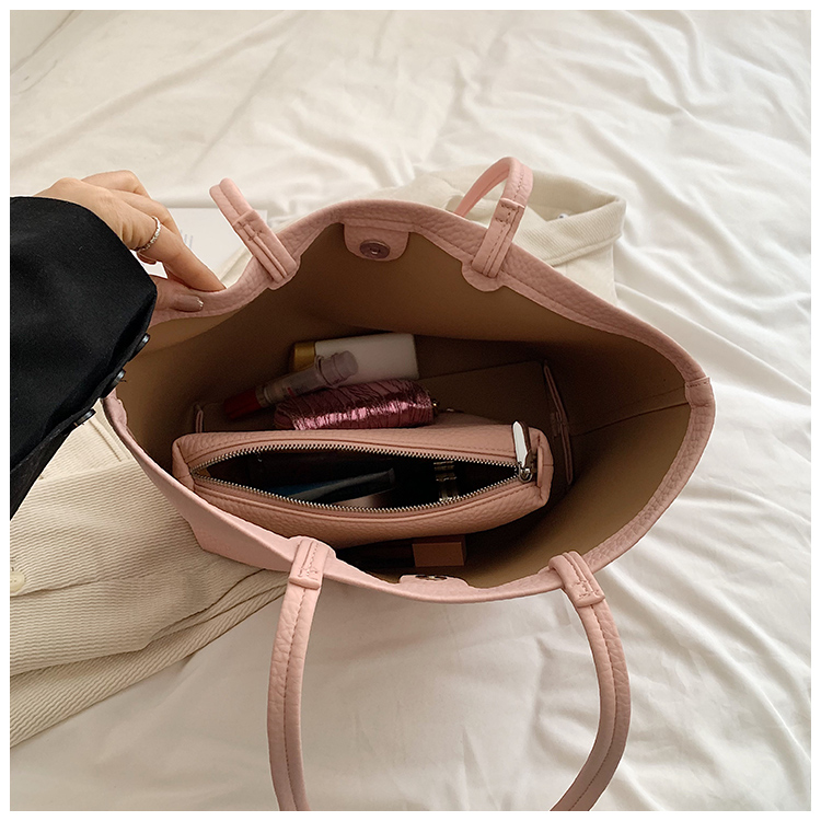 Women's Large Pu Leather Solid Color Basic Classic Style Sewing Thread Magnetic Buckle Tote Bag display picture 2