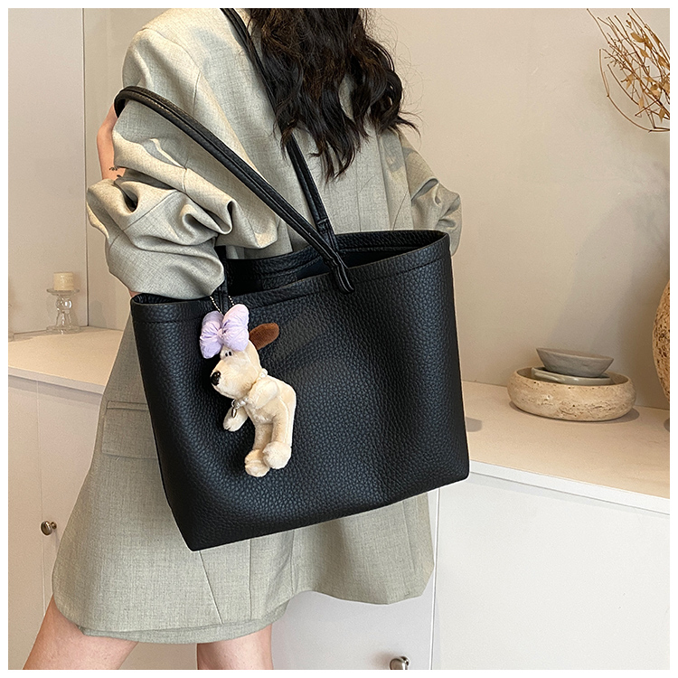 Women's Large Pu Leather Solid Color Basic Classic Style Sewing Thread Magnetic Buckle Tote Bag display picture 12