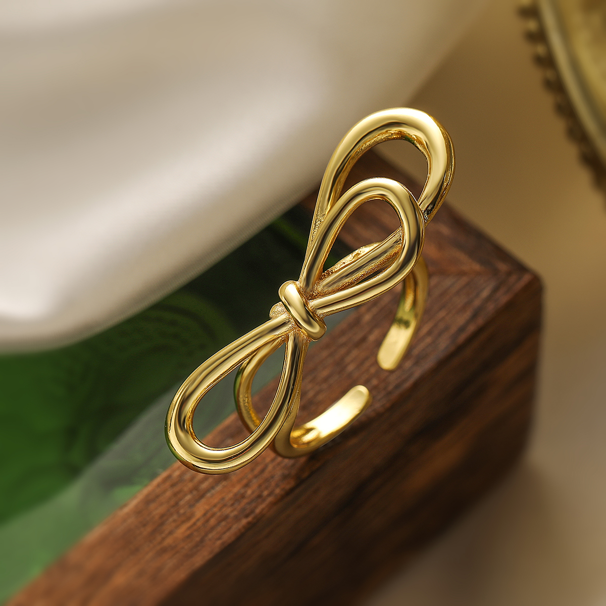Kupfer 18 Karat Vergoldet Retro Einfacher Stil Pendeln Überzug Einfarbig Bogenknoten Offener Ring display picture 5