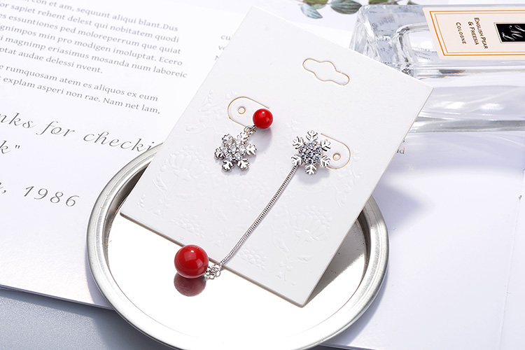 1 Pair Elegant Lady Geometric Tassel Snowflake Inlay Copper Zircon Drop Earrings display picture 2