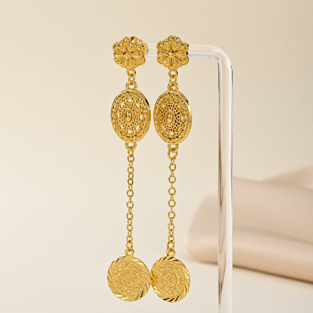 1 Pair Simple Style Classic Style Coin Plating Copper 18K Gold Plated Drop Earrings display picture 7