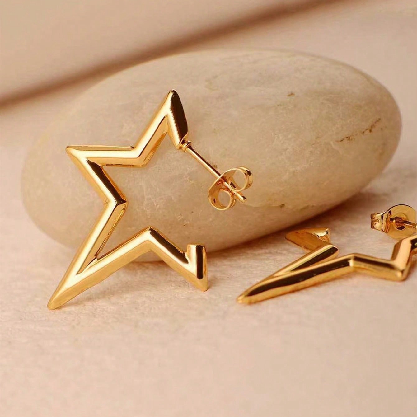 1 Pair Modern Style Simple Style Irregular Star Polishing Plating 304 Stainless Steel 18K Gold Plated Ear Studs display picture 3