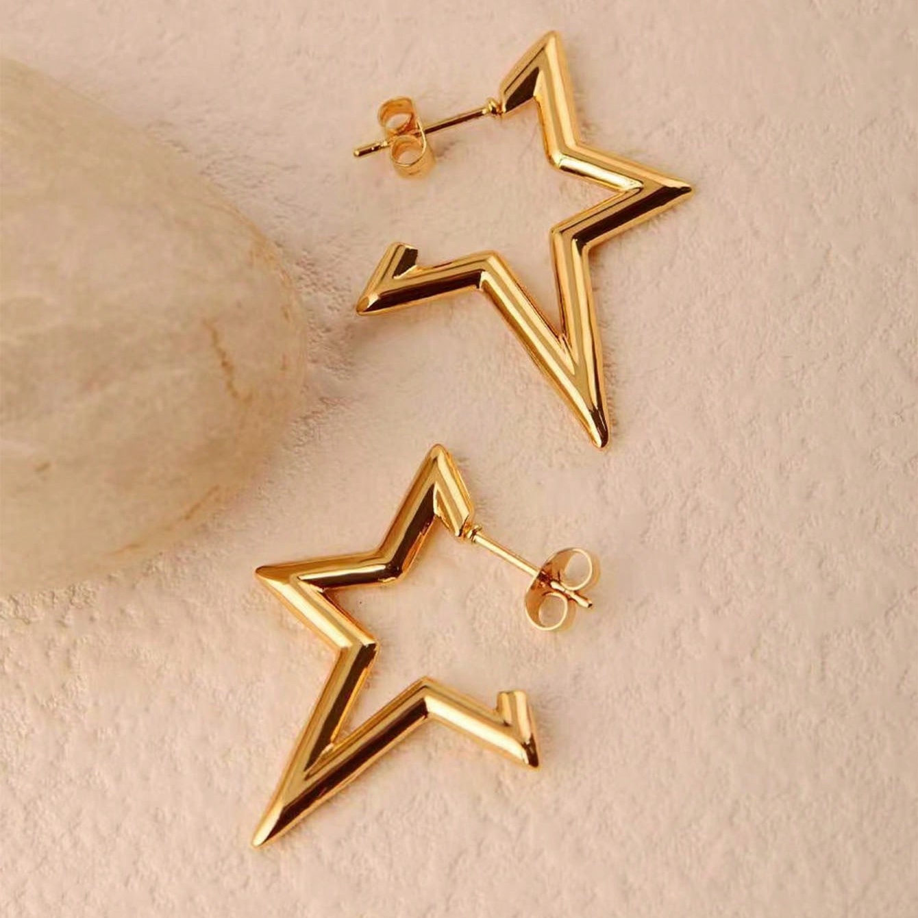 1 Pair Modern Style Simple Style Irregular Star Polishing Plating 304 Stainless Steel 18K Gold Plated Ear Studs display picture 1