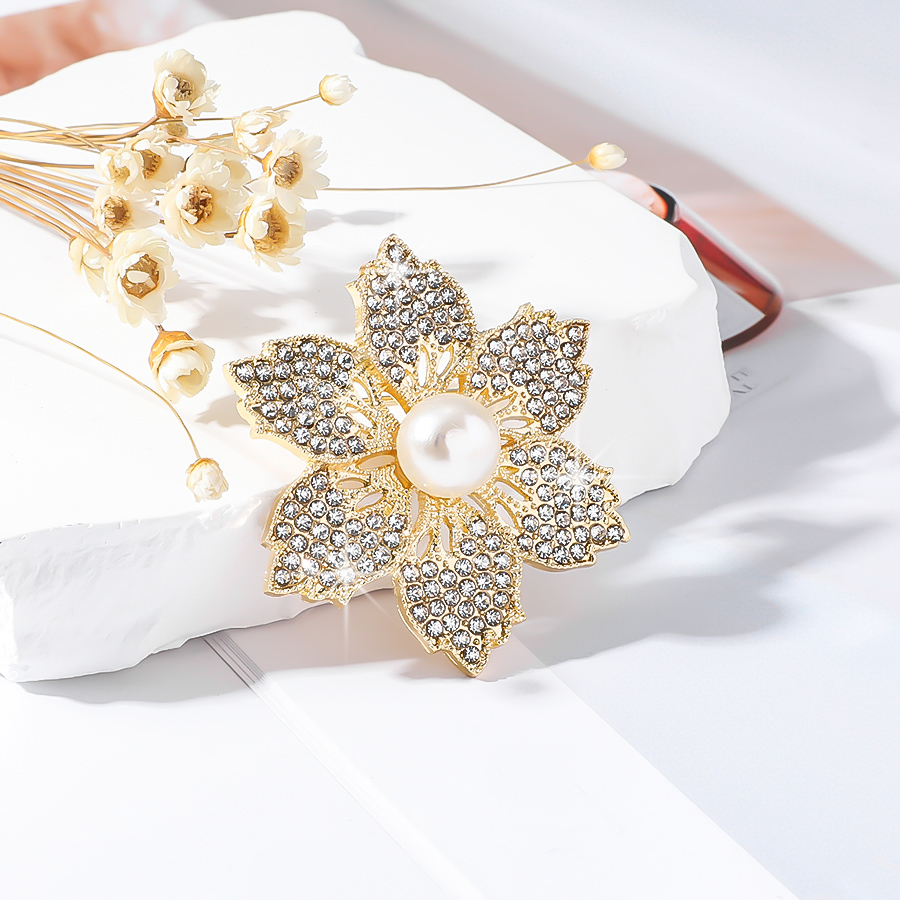 IG Style Sweet Flower Alloy Inlay Rhinestones Pearl Women's Brooches display picture 4