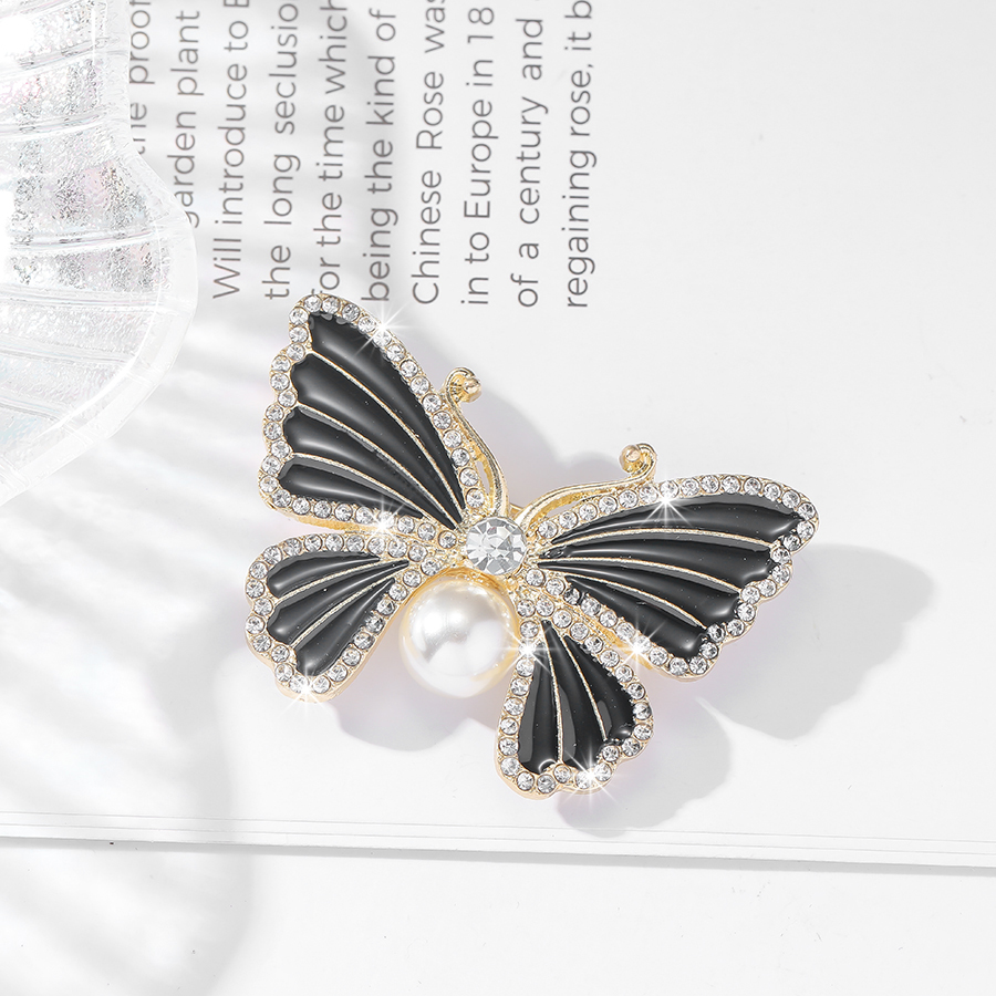 Simple Style Classic Style Butterfly Alloy Inlay Rhinestones Women's Brooches display picture 3