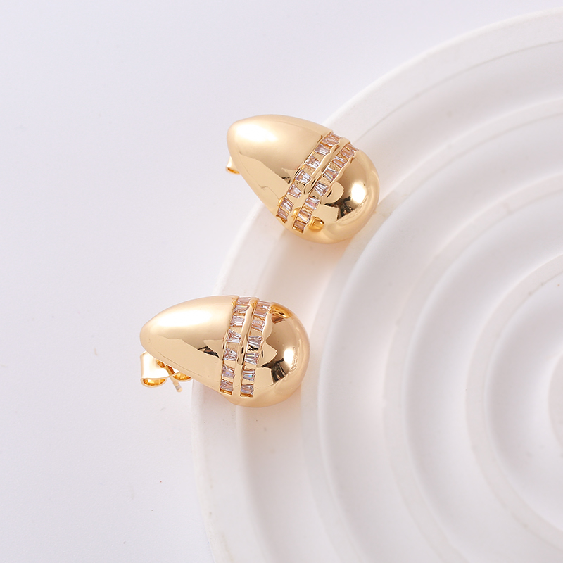 1 Pair Simple Style Classic Style Solid Color Plating Inlay Copper Zircon 18K Gold Plated Ear Studs display picture 20
