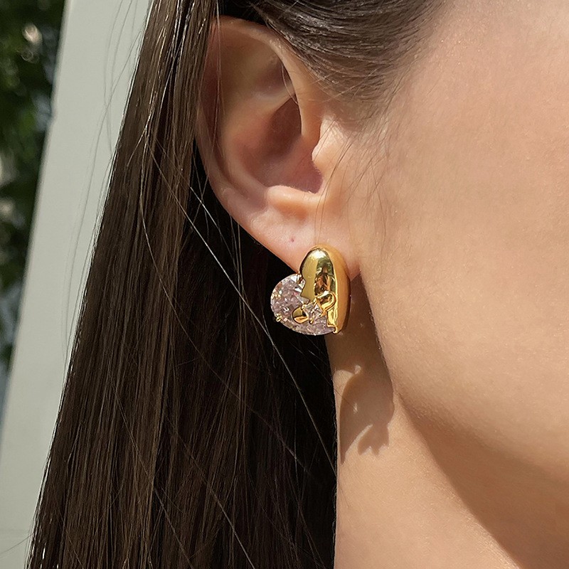 1 Paar Einfacher Stil Klassischer Stil Geometrisch Wassertropfen Überzug Inlay Metall Kupfer Messing Perle Vergoldet Hängende Ohrringe display picture 22