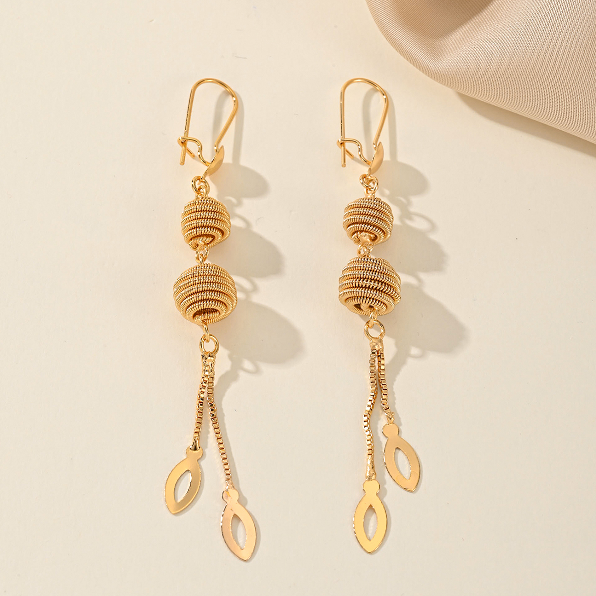 1 Pair Simple Style Classic Style Solid Color Plating Copper 18K Gold Plated Drop Earrings display picture 2