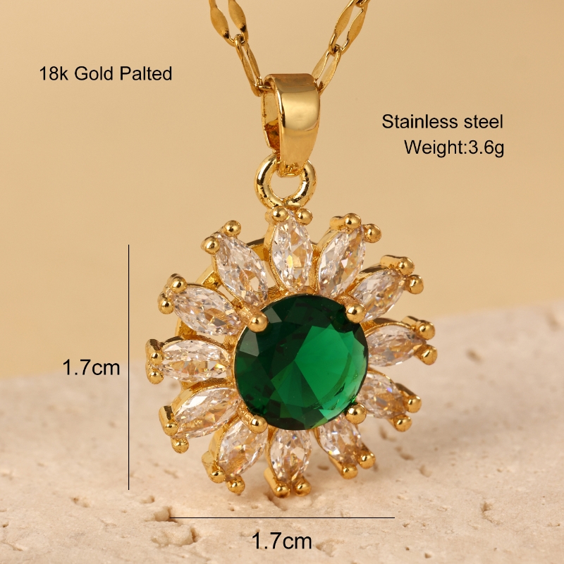 304 Stainless Steel Copper 18K Gold Plated Elegant Glam Hollow Out Flower Zircon Pendant Necklace display picture 1