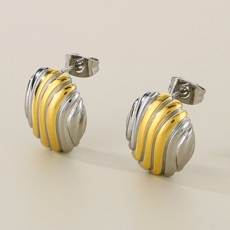 1 Pair Simple Style Solid Color 304 Stainless Steel 18K Gold Plated Ear Studs display picture 1