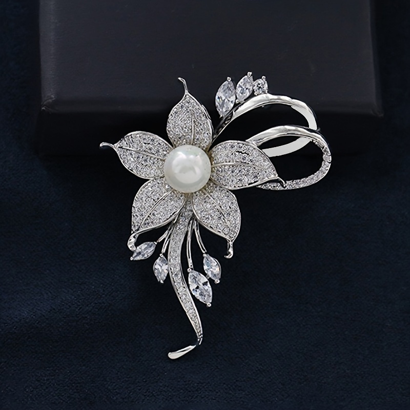 Simple Style Classic Style Solid Color Alloy Inlay Rhinestones Women's Brooches 1 Piece display picture 3