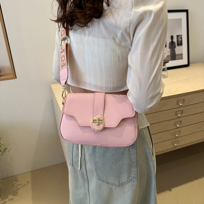 Women's Medium Pu Leather Solid Color Vintage Style Classic Style Lock Clasp Crossbody Bag display picture 10