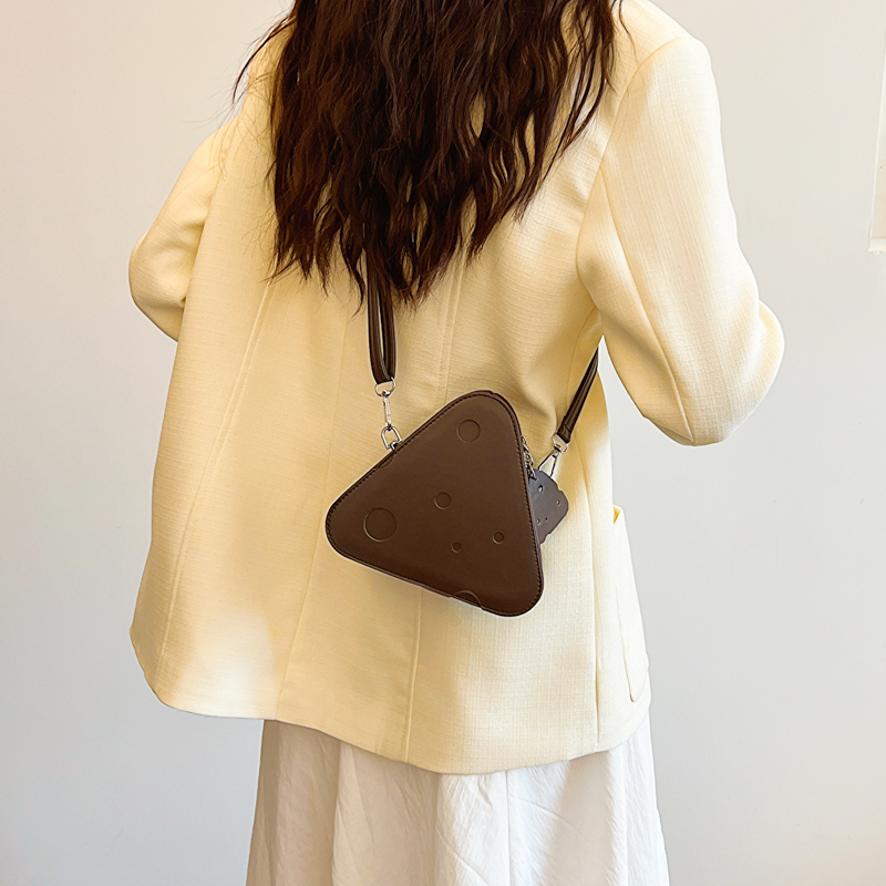 Women's Medium Pu Leather Solid Color Streetwear Zipper Crossbody Bag display picture 1