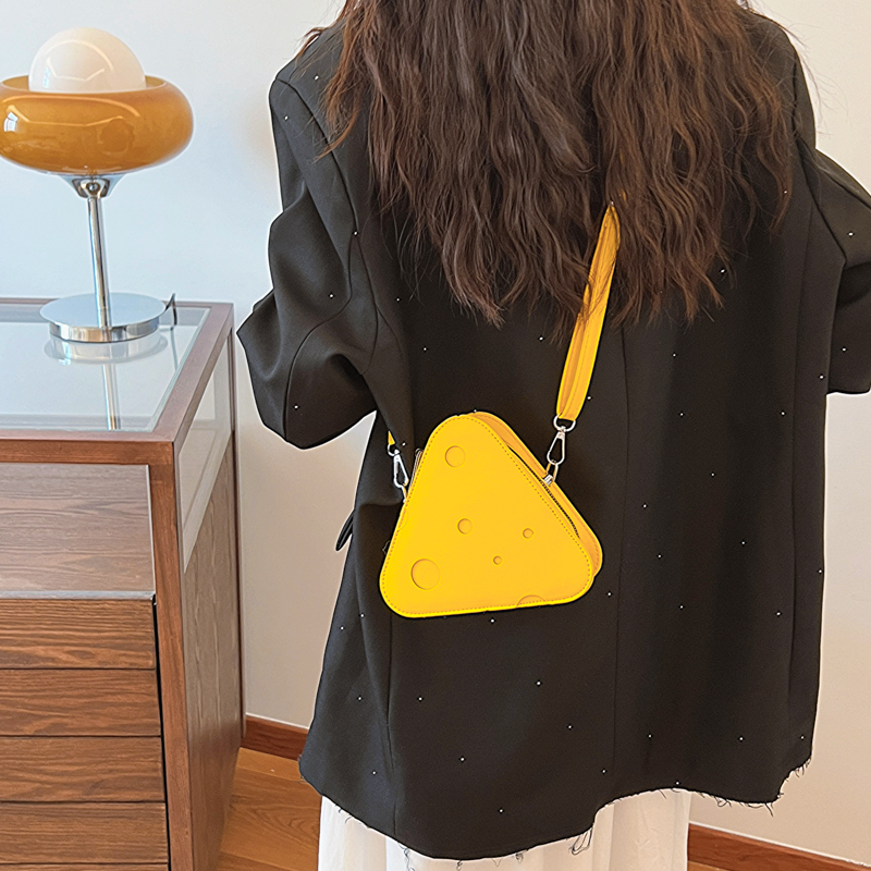Women's Medium Pu Leather Solid Color Streetwear Zipper Crossbody Bag display picture 6