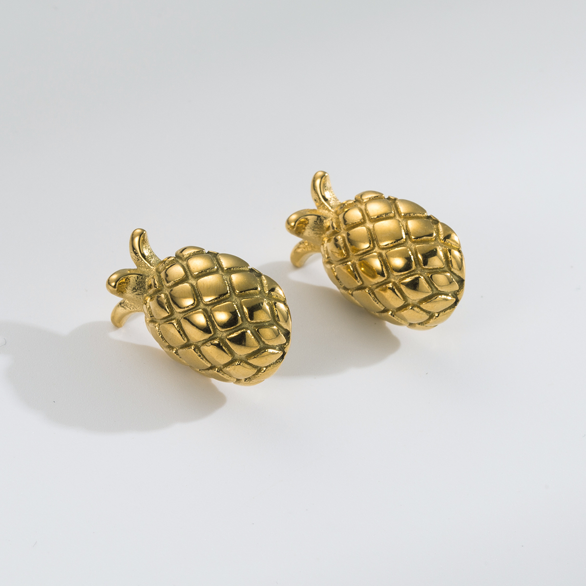 1 Pair Simple Style Classic Style Pineapple Plating 304 Stainless Steel 18K Gold Plated Ear Studs display picture 2