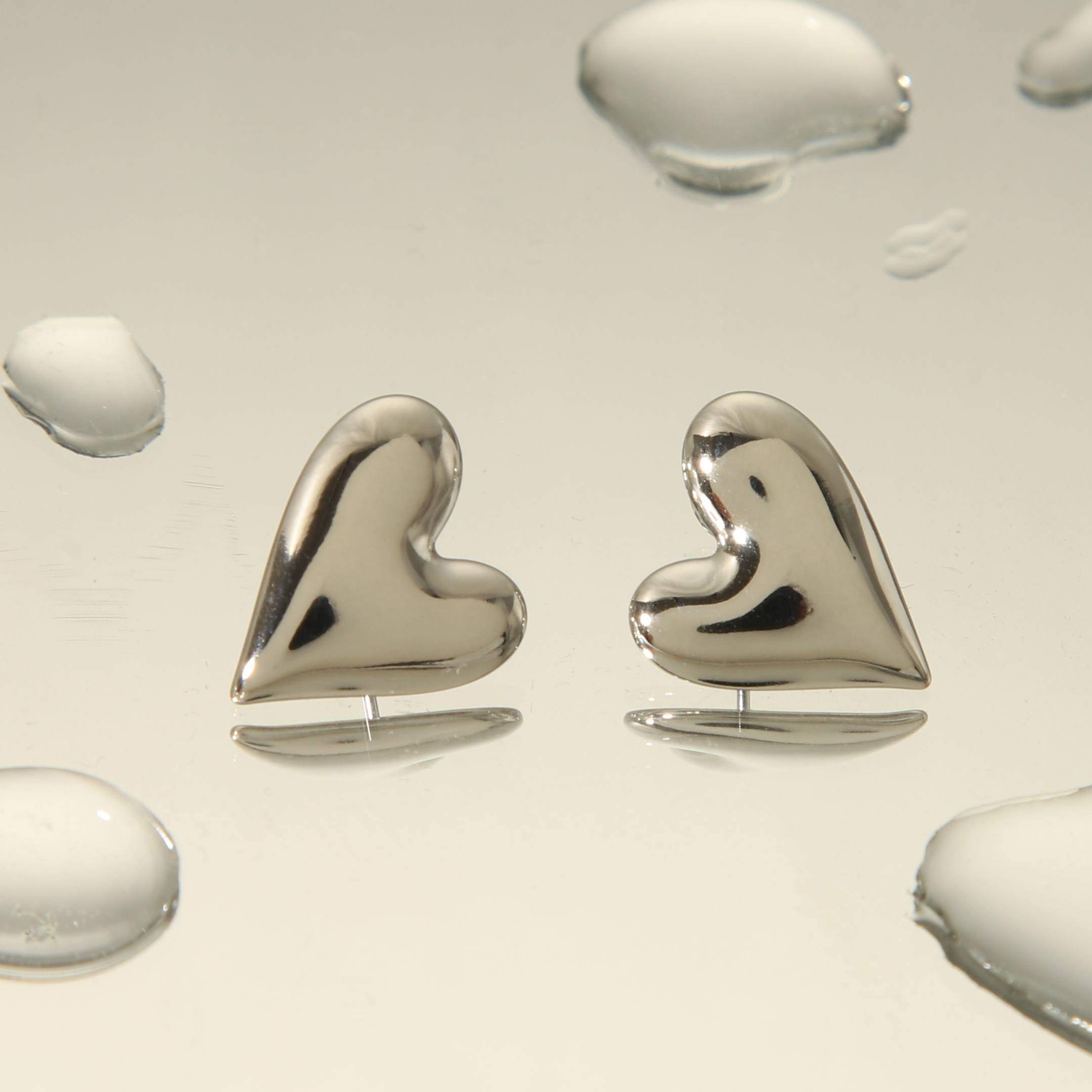 1 Pair Casual Simple Style Heart Shape 304 Stainless Steel 14K Gold Plated Ear Studs display picture 2