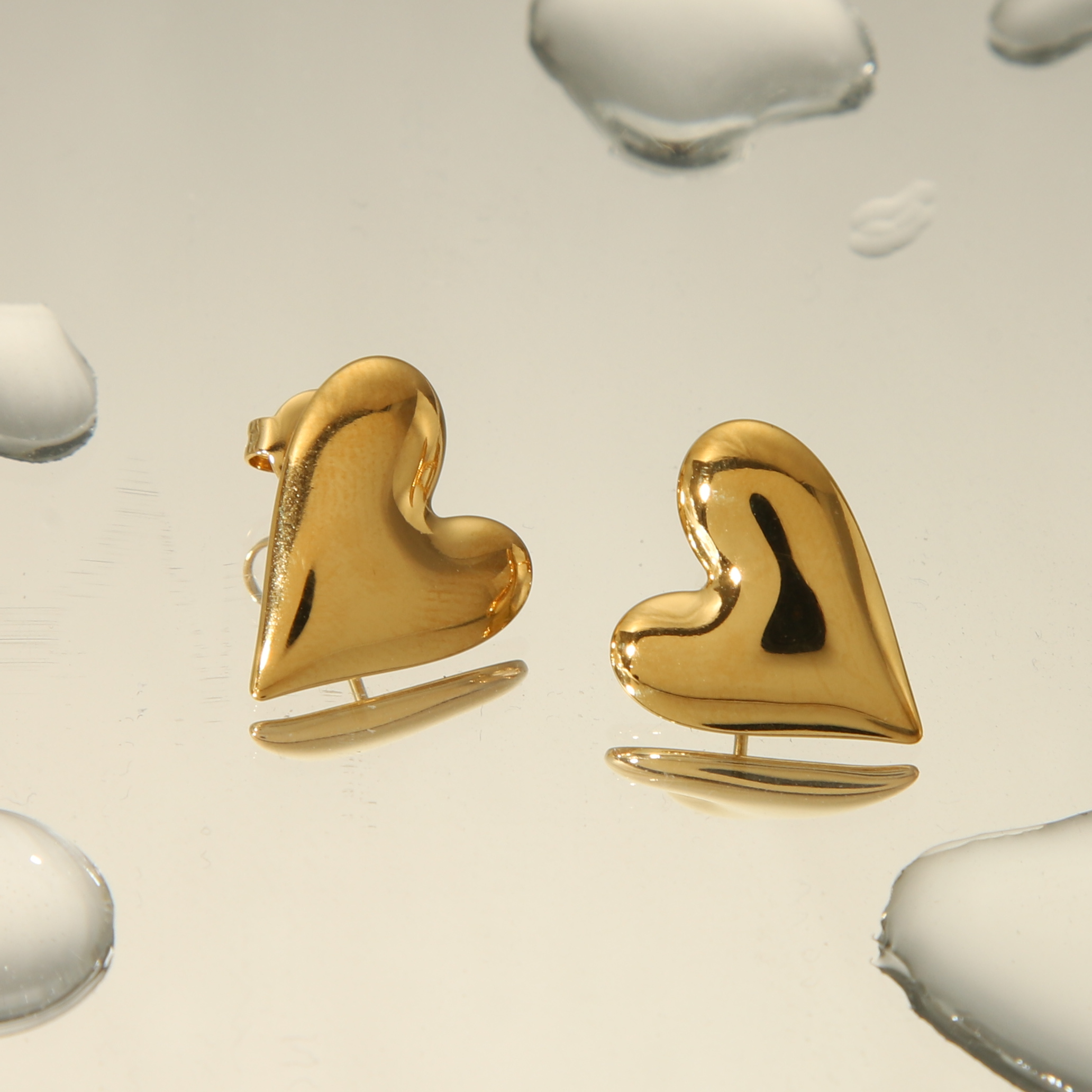 1 Pair Casual Simple Style Heart Shape 304 Stainless Steel 14K Gold Plated Ear Studs display picture 1