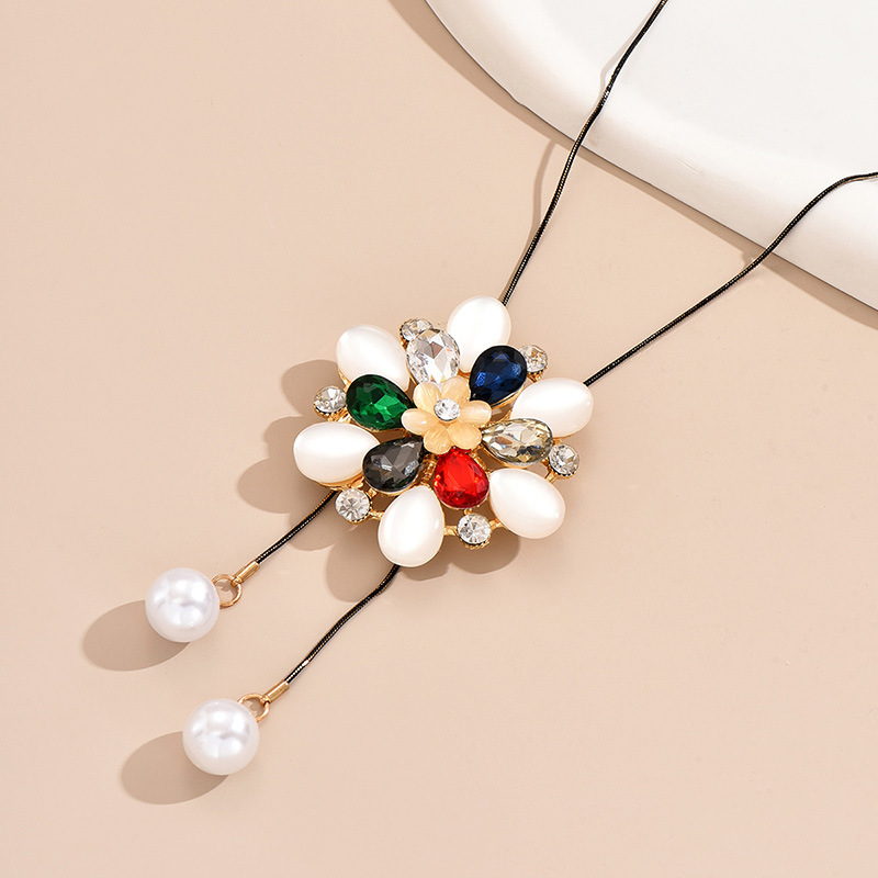 Wholesale Jewelry Sweet Shiny Flower Alloy Rhinestones Pearl Plating Inlay Sweater Chain Long Necklace display picture 5