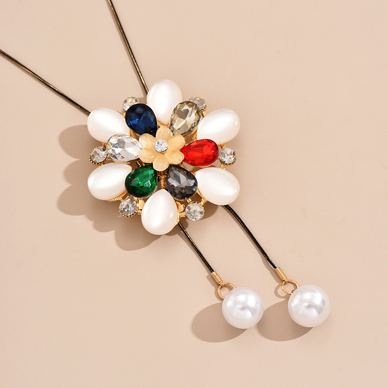Wholesale Jewelry Sweet Shiny Flower Alloy Rhinestones Pearl Plating Inlay Sweater Chain Long Necklace display picture 6