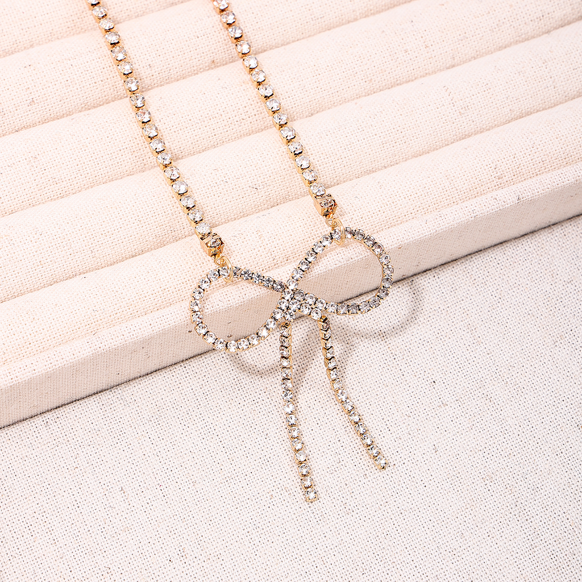 Wholesale Jewelry Sweet Shiny Bow Knot Copper Alloy Glass Inlay Pendant Necklace display picture 5