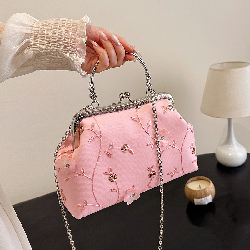 Women's Medium Pu Leather Gauze Flower Elegant Vintage Style Shell Clasp Frame Crossbody Bag display picture 5