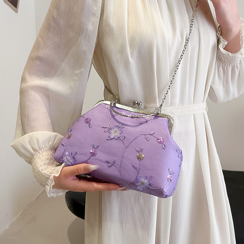 Women's Medium Pu Leather Gauze Flower Elegant Vintage Style Shell Clasp Frame Crossbody Bag display picture 4