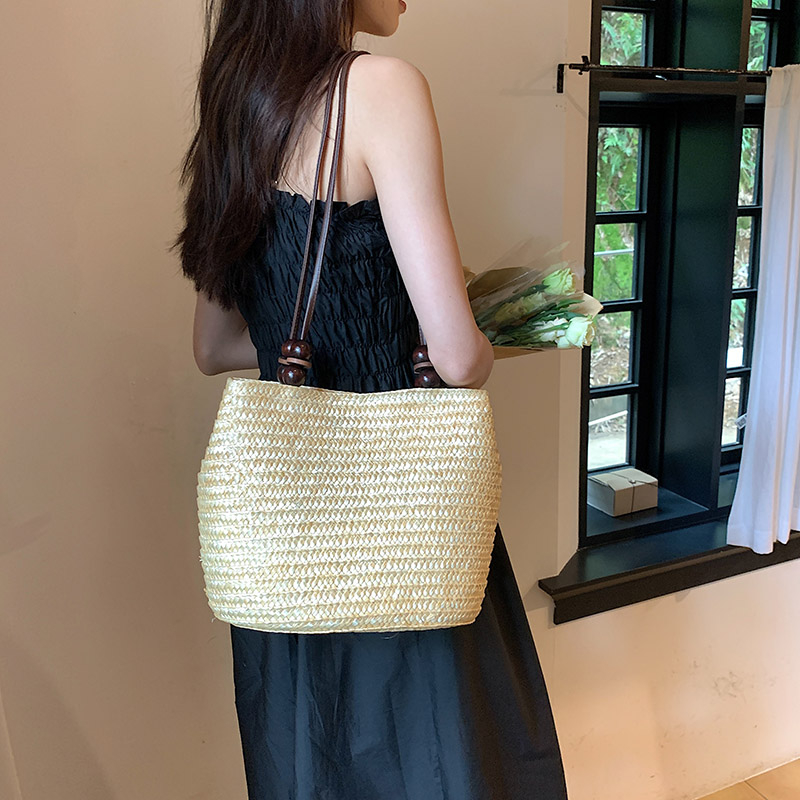 Women's Medium Straw Solid Color Vacation Beach Open Beach Bag display picture 1