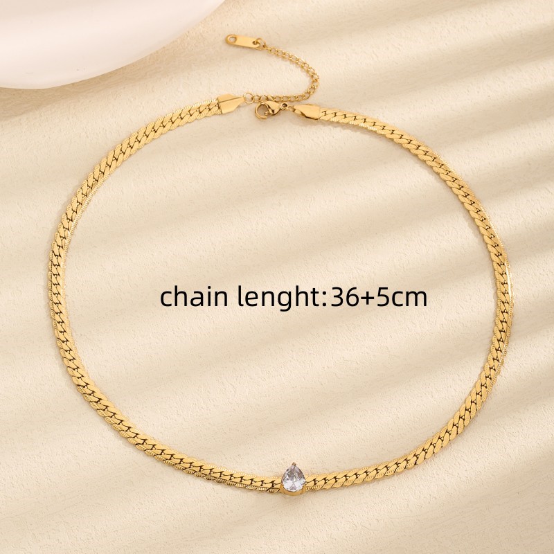 Titanium Steel 18K Gold Plated Simple Style Classic Style Plating Inlay Solid Color Artificial Rhinestones Necklace display picture 4