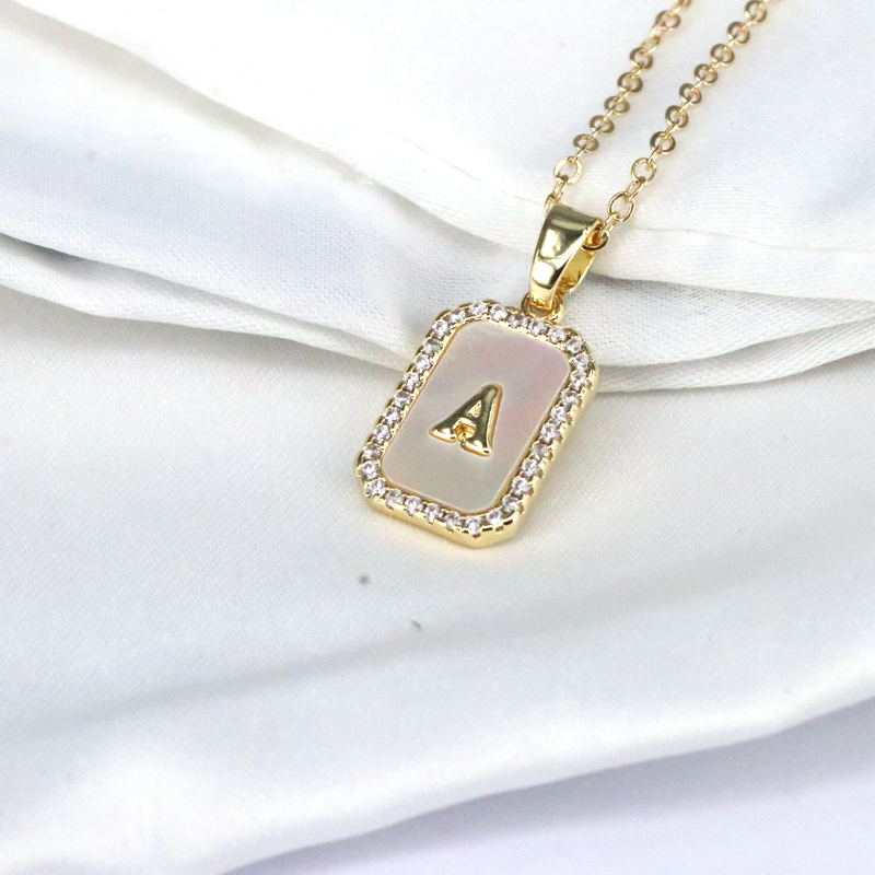 Copper 18K Gold Plated Simple Style Classic Style Plating Inlay Letter Shell Pendant Necklace display picture 1