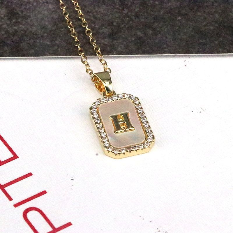 Copper 18K Gold Plated Simple Style Classic Style Plating Inlay Letter Shell Pendant Necklace display picture 11