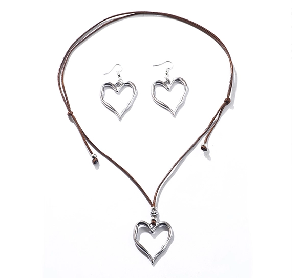 Vintage Style Vacation Heart Shape Alloy Alloy Women's Earrings Necklace Jewelry Set display picture 1