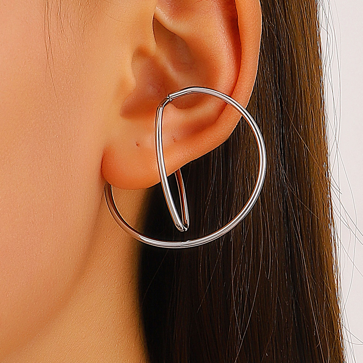 1 Pair Simple Style Solid Color Plating Alloy Gold Plated Silver Plated Ear Cuffs display picture 5