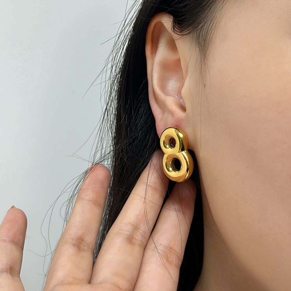 1 Pair Modern Style Simple Style Infinity 304 Stainless Steel 18K Gold Plated Ear Studs display picture 2