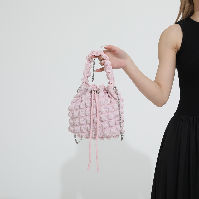 Women's Medium Cloth Solid Color Streetwear String Crossbody Bag display picture 2