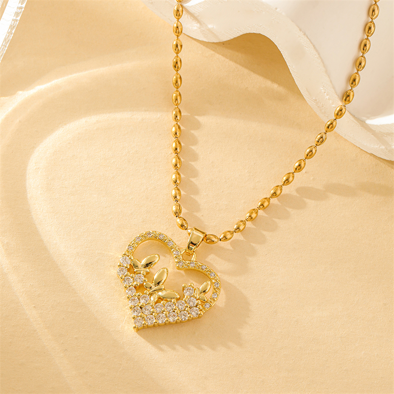 201 Stainless Steel Brass 18K Gold Plated Simple Style Classic Style Plating Inlay Heart Shape Zircon Pendant Necklace display picture 4