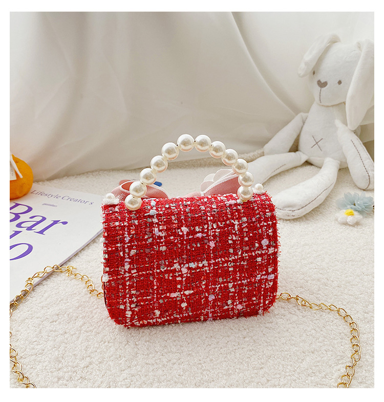 Girl'S Small Woolen Solid Color Elegant Cute Beading Diamonds Magnetic Buckle Square Bag display picture 3