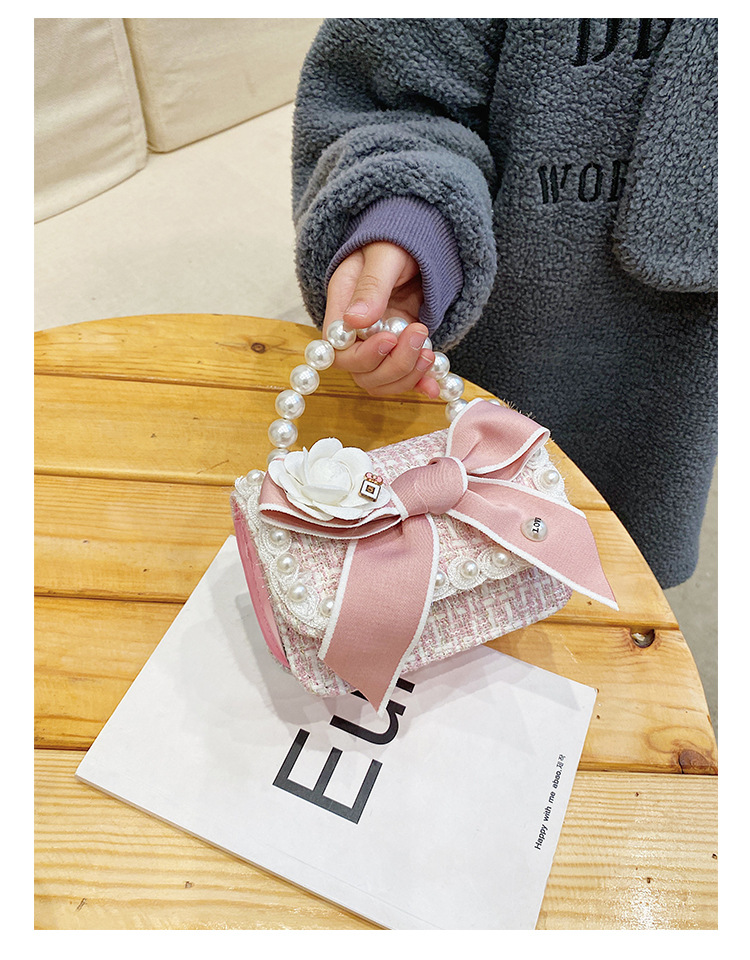 Girl'S Small Woolen Solid Color Elegant Cute Beading Diamonds Magnetic Buckle Square Bag display picture 14