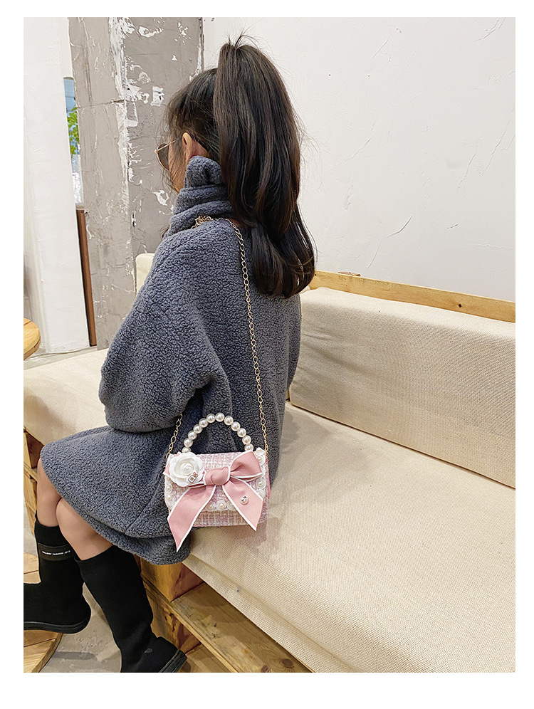 Girl'S Small Woolen Solid Color Elegant Cute Beading Diamonds Magnetic Buckle Square Bag display picture 16