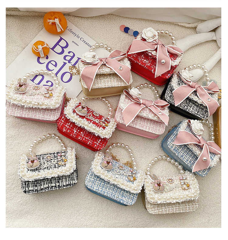 Girl'S Small Woolen Solid Color Elegant Cute Beading Diamonds Magnetic Buckle Square Bag display picture 17