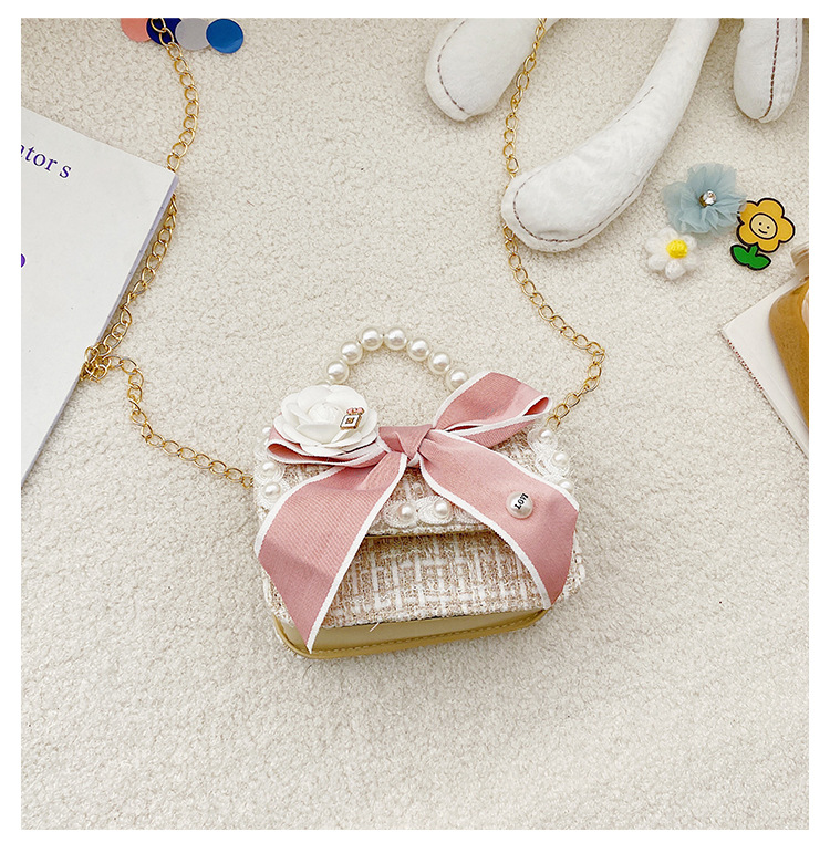 Girl'S Small Woolen Solid Color Elegant Cute Beading Diamonds Magnetic Buckle Square Bag display picture 24